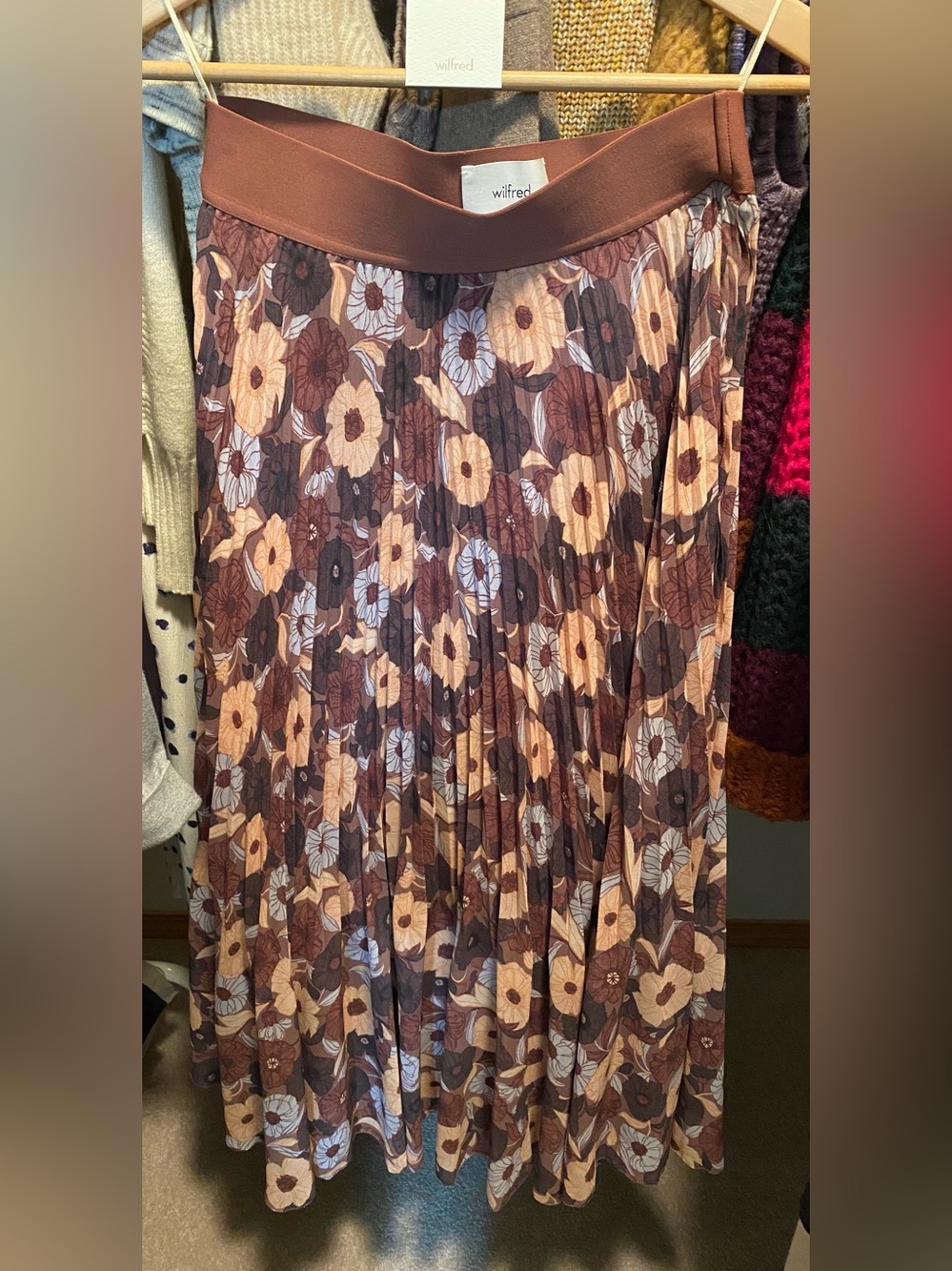 Aritzia Wilfred Twirl Skirt (Small)